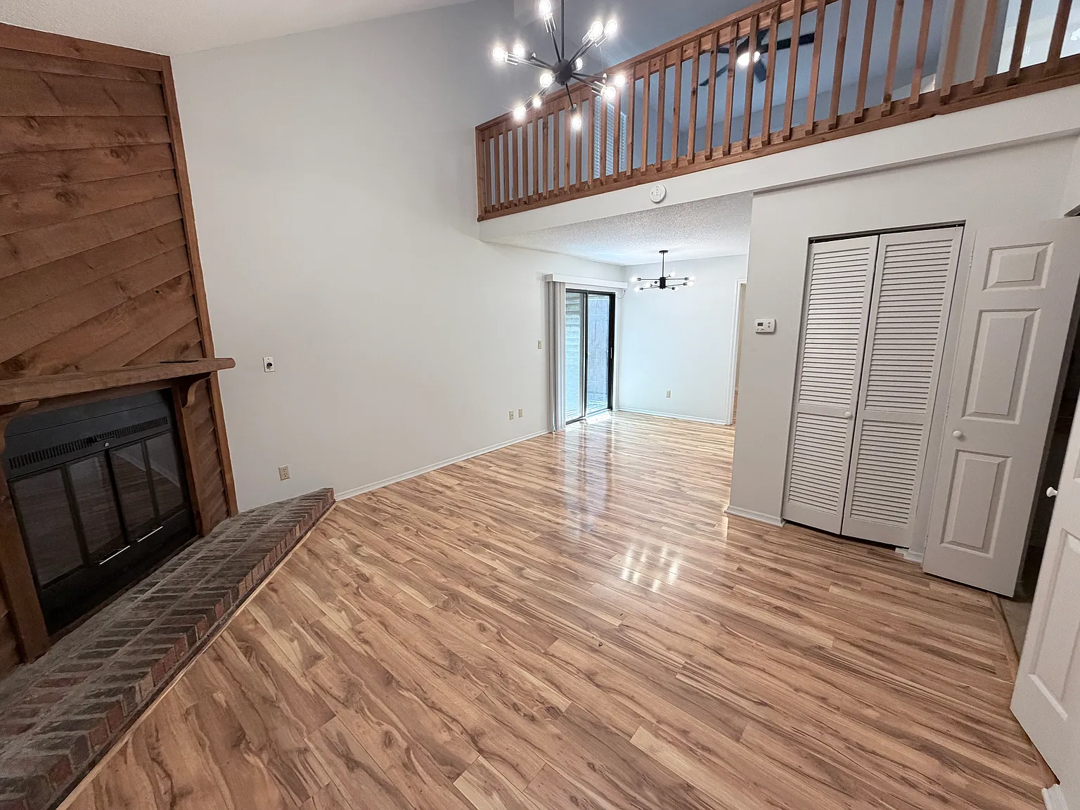 2 bed, 1290 sqft, $1,399 — Photo 2