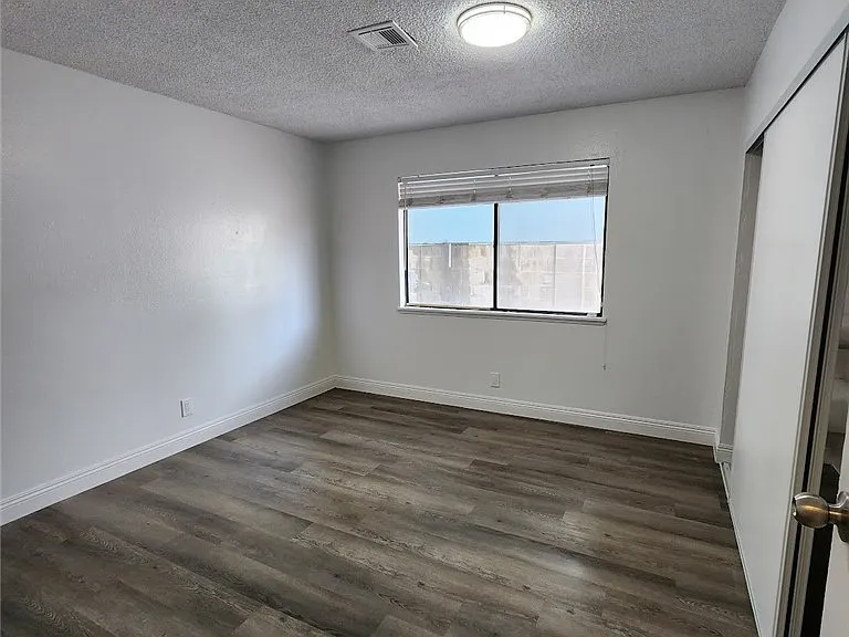 1823 Niblick Cir — Photo 11
