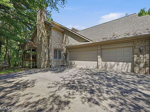 5th image of 5458 Lake Ridge Dr