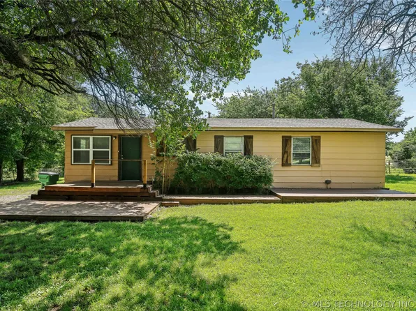 8800 N 220th Rd, Beggs, OK 74421