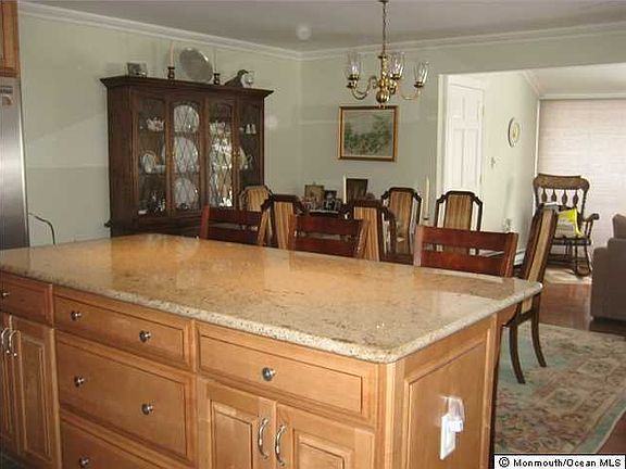 3rd image of 16 Dickinson Court