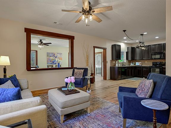 4th image of 4267 Parque De Villa