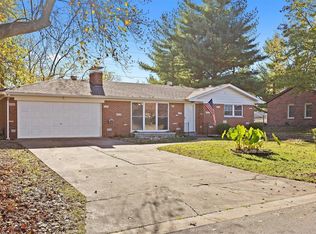 110 Elizabeth Dr, Belleville, IL 62226