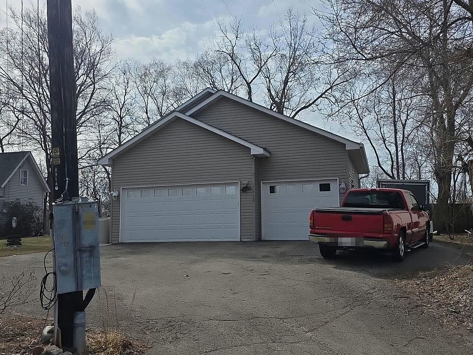 1st image of 1110 Felix St W