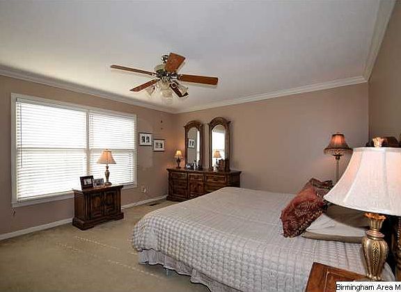 4th image of 2648 Creekview Dr