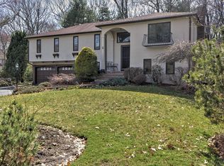 2 Linwood Rd, Framingham, MA 01702