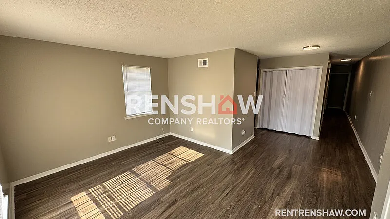 2 bed, 1.0 bath, 866 sqft, $795 — Photo 2