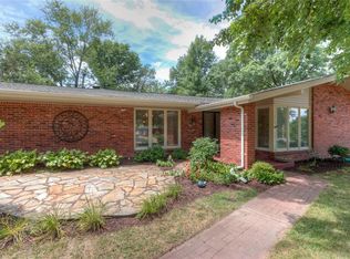 342 Lakewood Dr, Ballwin, MO