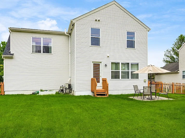 369 Abbotsbury Ct — Photo 32