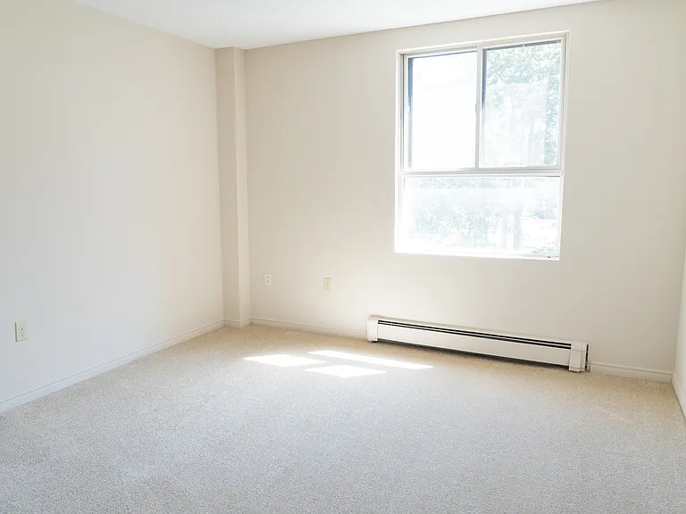 655 Windermere Rd — Photo 21