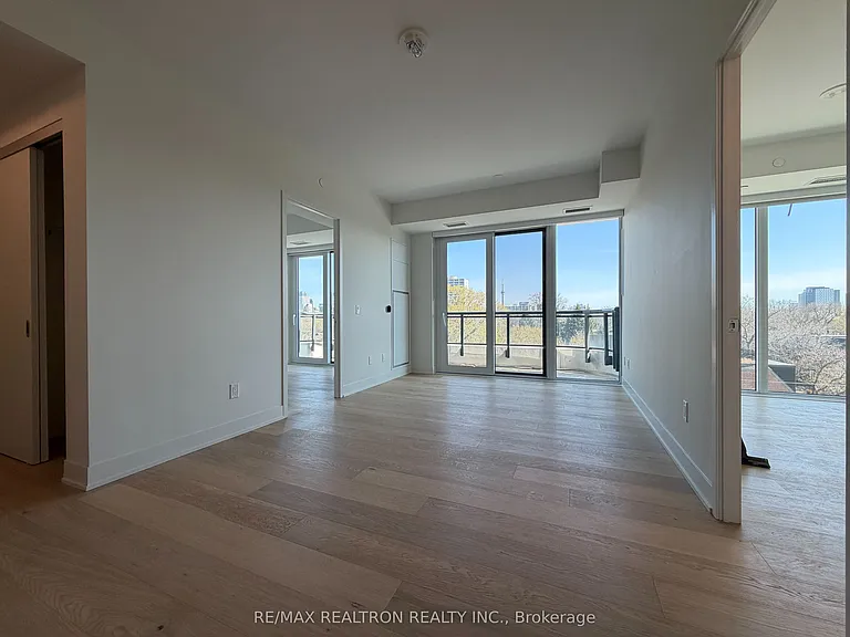 322 Dupont St #502 — Photo 11