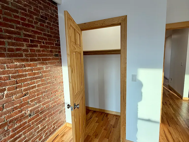 663 Manhattan Ave #4 — Photo 10