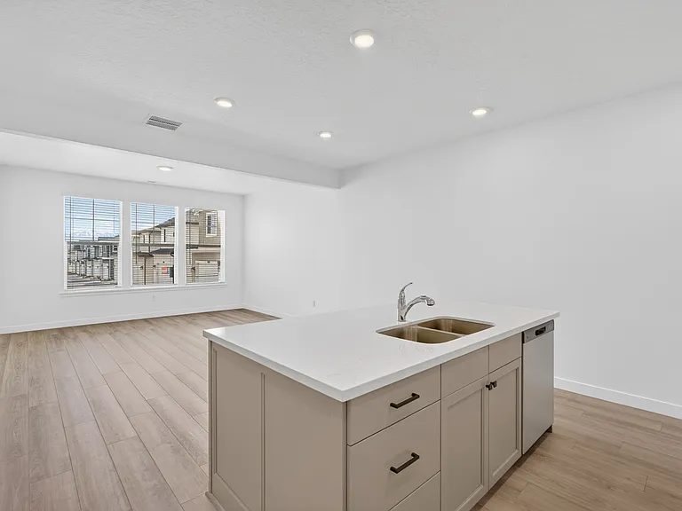 12667 S Mine Loop Ln — Photo 10