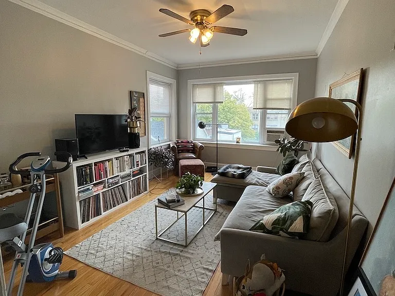 2910 N Albany Ave #1E — Photo 2