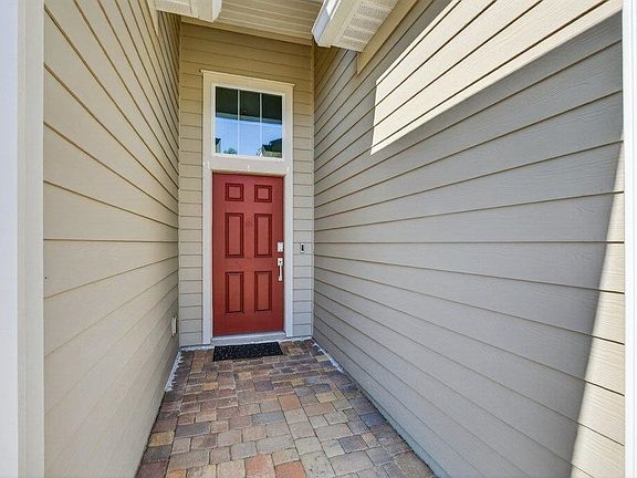 4th image of 210 White Rabbit Run St