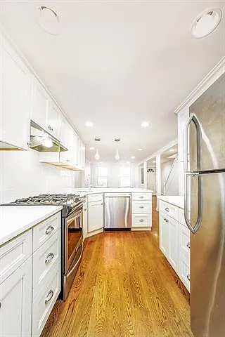 281.5 2nd St #3 — Photo 4