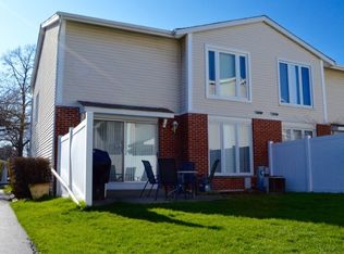 423 Wren, Deerfield, IL 60015