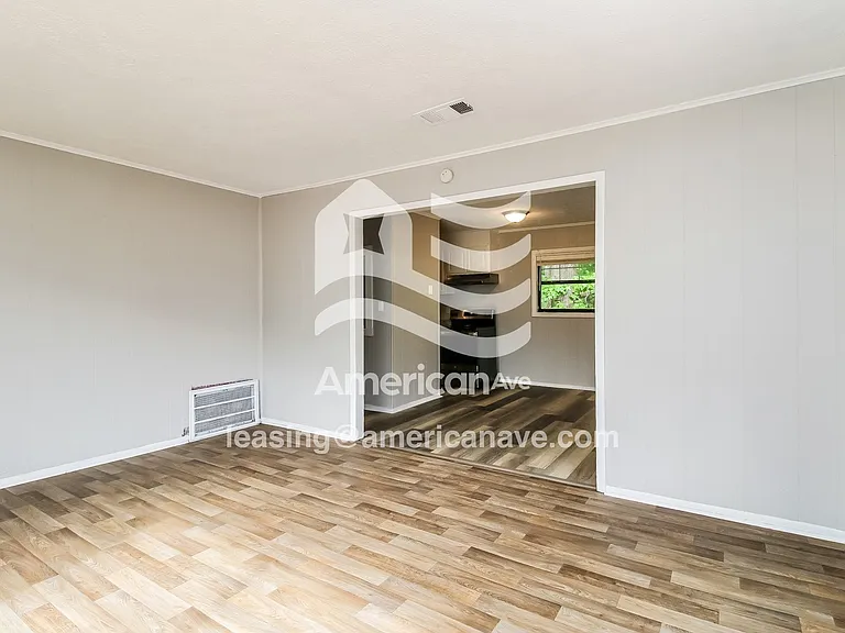1181965_003_living_room_3.jpg