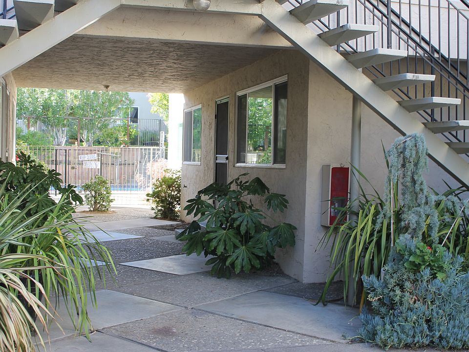 1st image of 215 Milbrae Ln APT 1