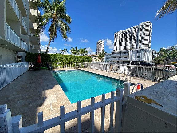 3rd image of 3601 NE 170th St APT 407