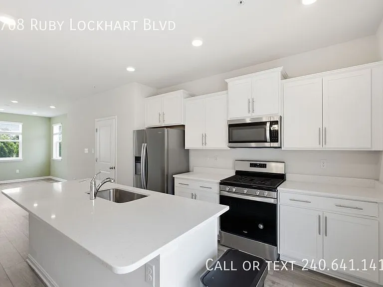 9708 Ruby Lockhart Blvd — Photo 5
