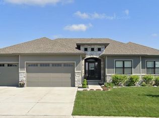 18620 Schofield Dr, Omaha, NE 68136