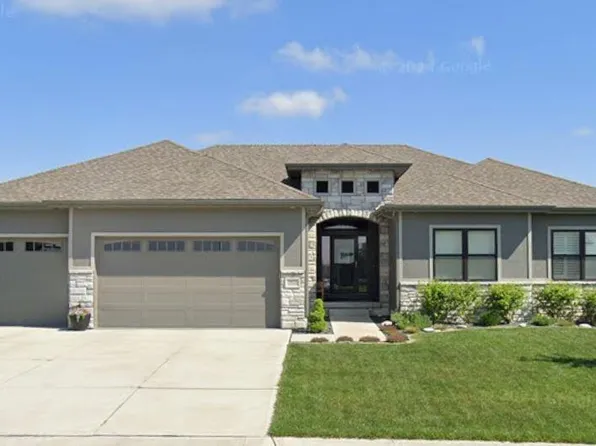 18620 Schofield Dr, Omaha, NE 68136