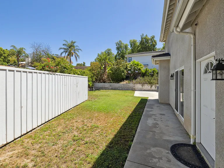 526 Houston Dr — Photo 26