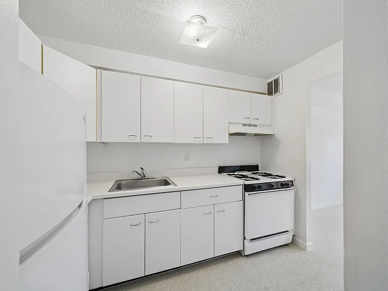 146 Beach 24 St #311 — Photo 3