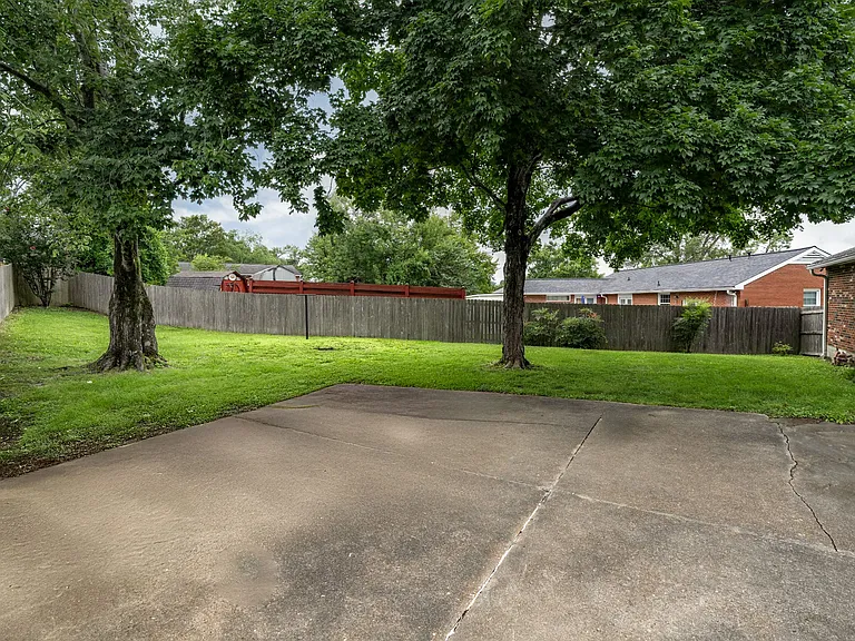844 Rose Park Dr — Photo 28
