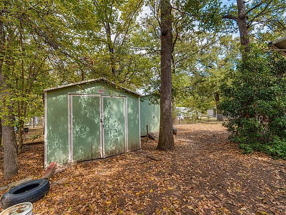 3rd image of 736 Oak Crst