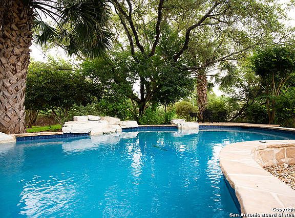 3rd image of 132 Canyon Cir