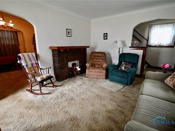 4th image of 2949 Penrose Ave