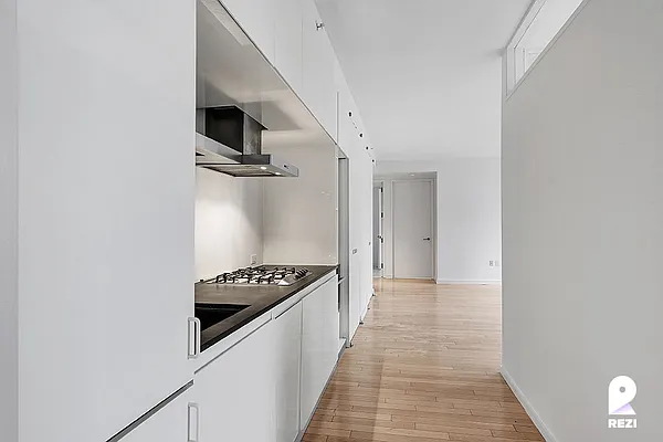 Rented by REZI | media 26