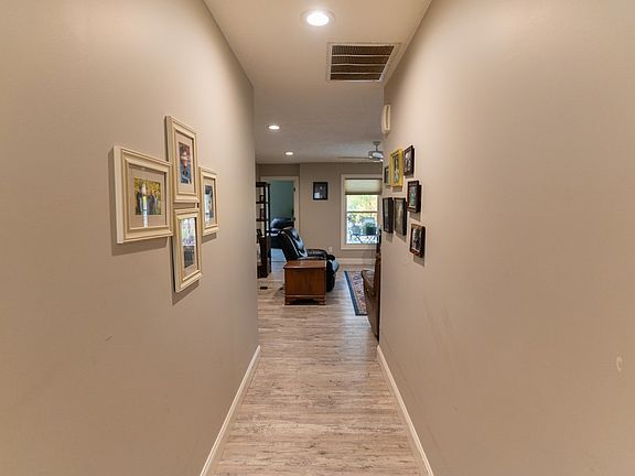 4th image of 1938 Rosewood Dr