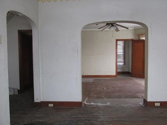 4th image of 402 McClerge Ave