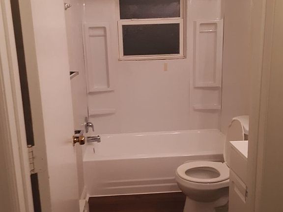 5th image of 323 Cedar Ave