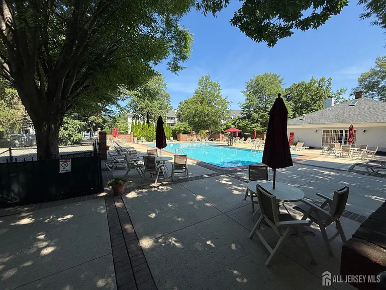 207 Darwin Ln — Photo 23