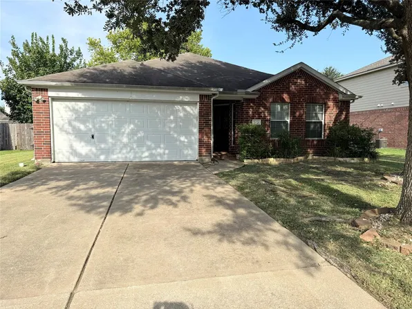 2104 Goldfinch Ln, League City, TX 77573