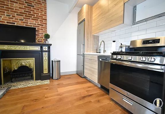 3rd image of 1187 Dean St #3B