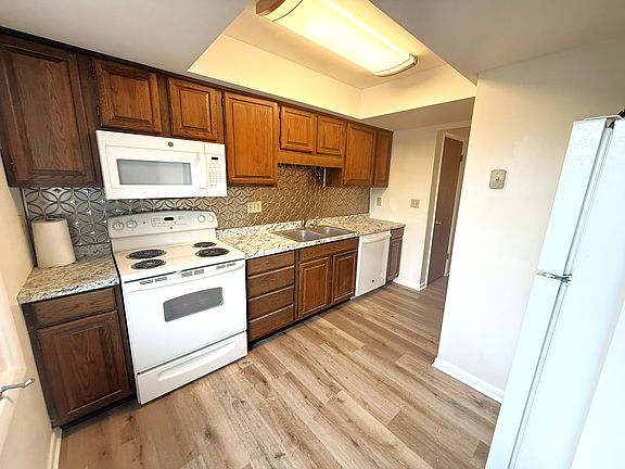 2nd image of 1118 Pheasant Dr N