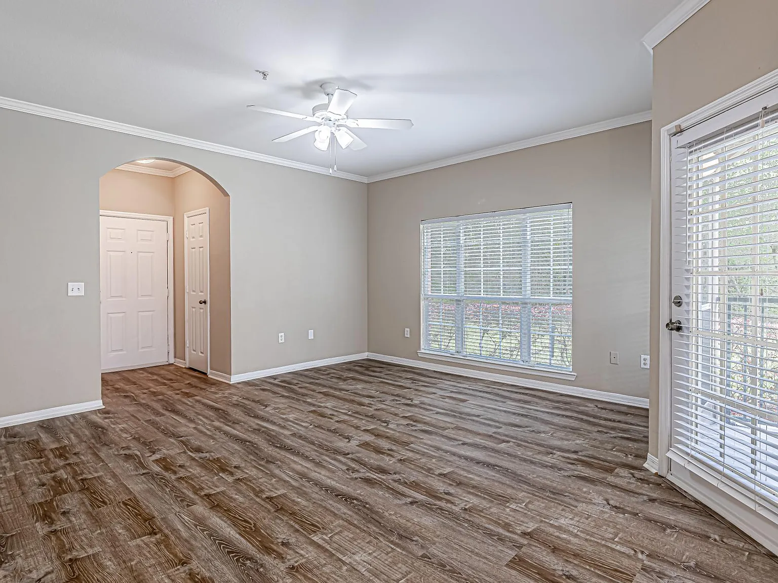 3 bed, 1424 sqft, $1,800 — Photo 4
