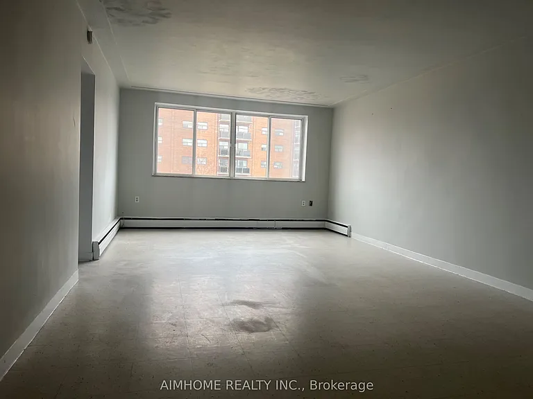 2393 New St #402 — Photo 9