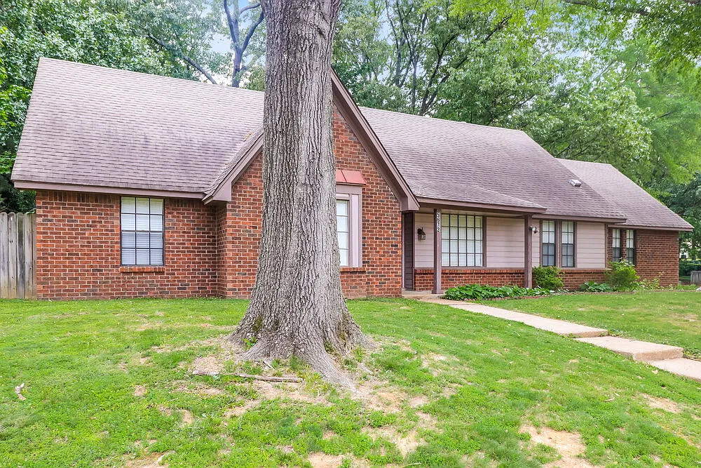 4 bed, 3.0 bath, 2200 sqft, $2,960 — Photo 4