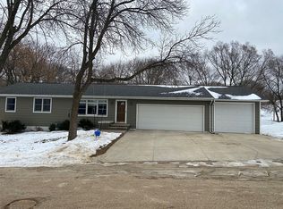 903 Riverview Dr, Sioux Rapids, IA 50585