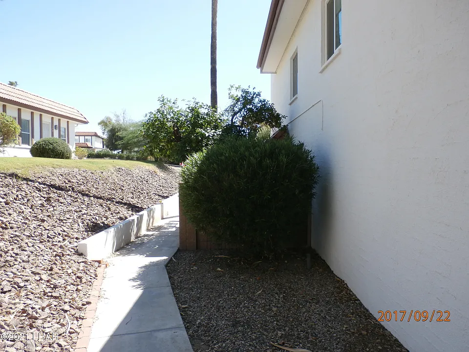 1720 Los Lagos Dr #B