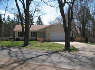 W5279 Tippecanoe Trl, Elkhorn, WI 53121