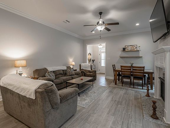5th image of 894 Elliston Dr