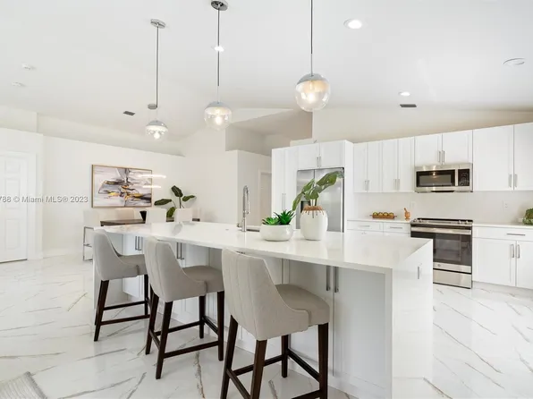 7558 Sagunto St, Boynton Beach, FL 33437