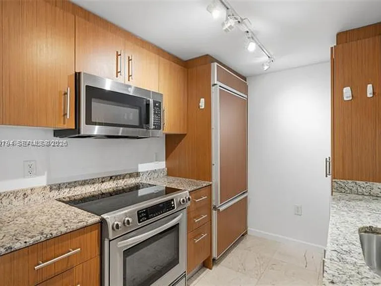 10275 Collins Avenue Cu #718 — Photo 13